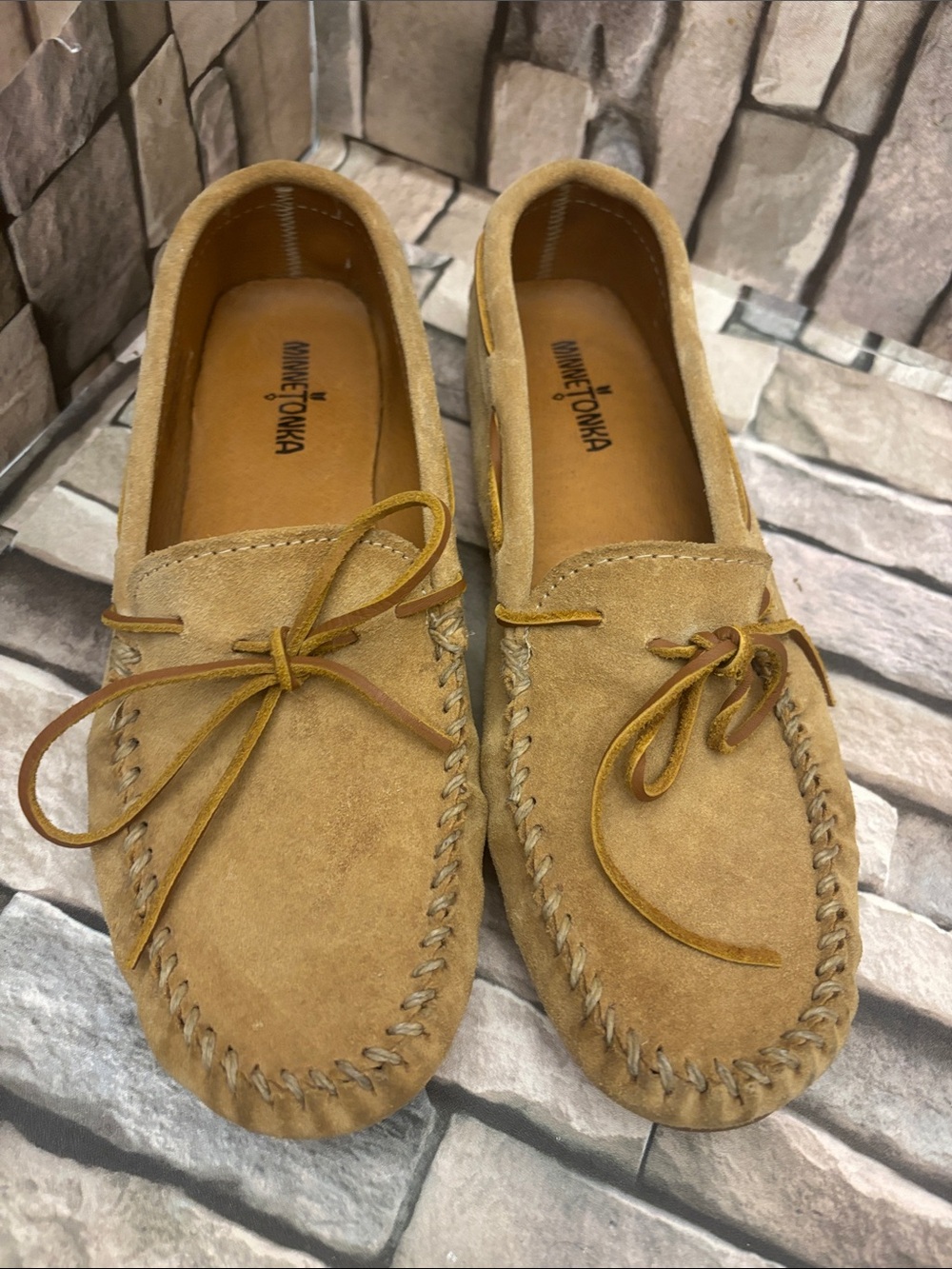 Minnetonka Men's Classic Moc slippers Sz 11